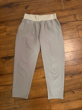 Women's Cropped Light Gray Pull-On Pants with Cream Waistband